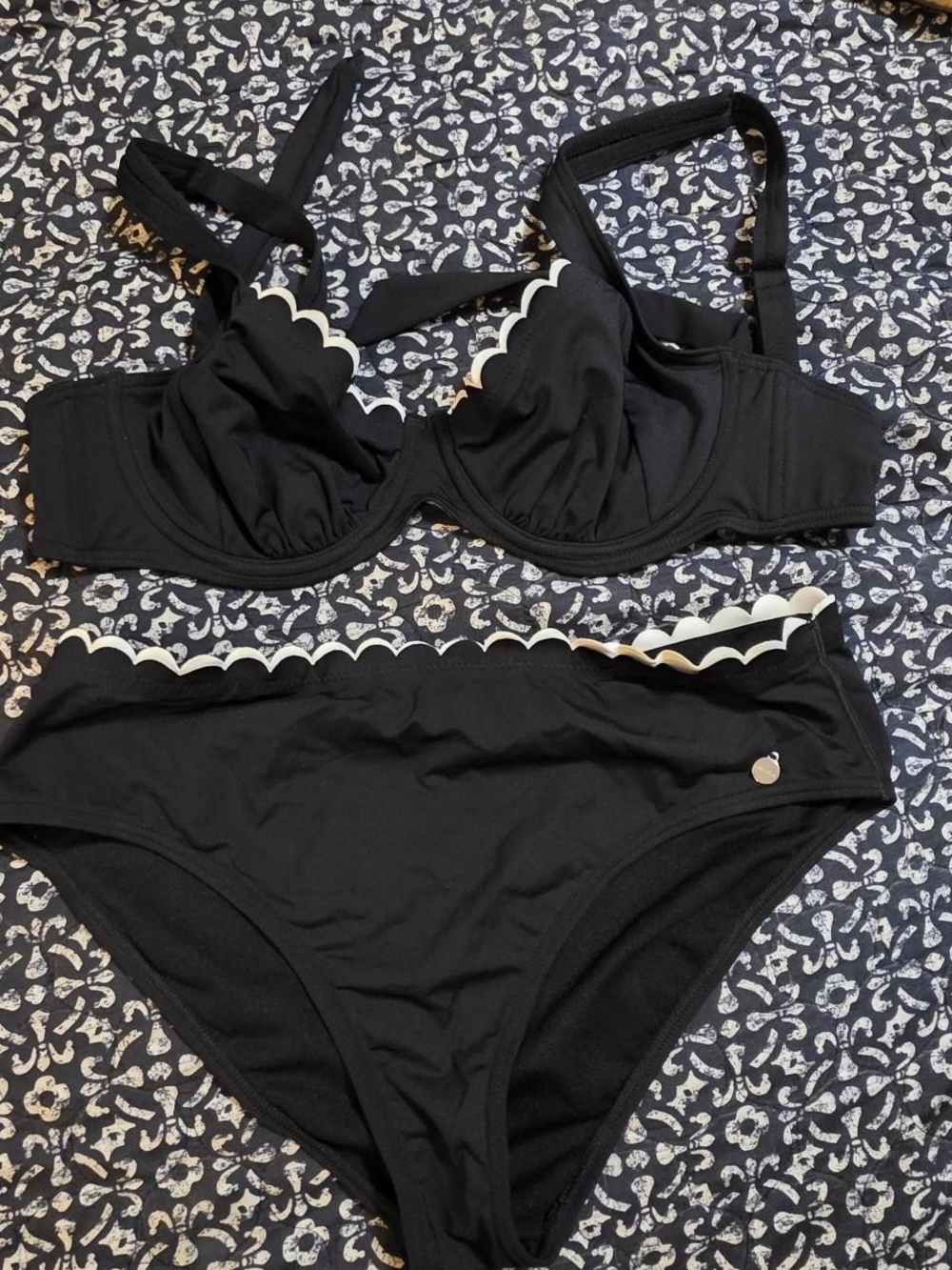 LASCANA for Venus Black Scalloped Underwire Bikini Set Size 8 / Multi-Cup